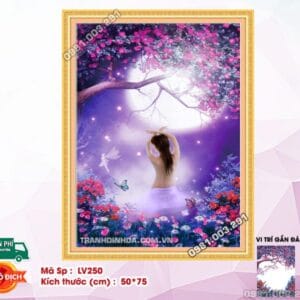 Tranh đính đá Thiếu nữ dưới ánh trăng LV250 kích thước 50cm x 75cm